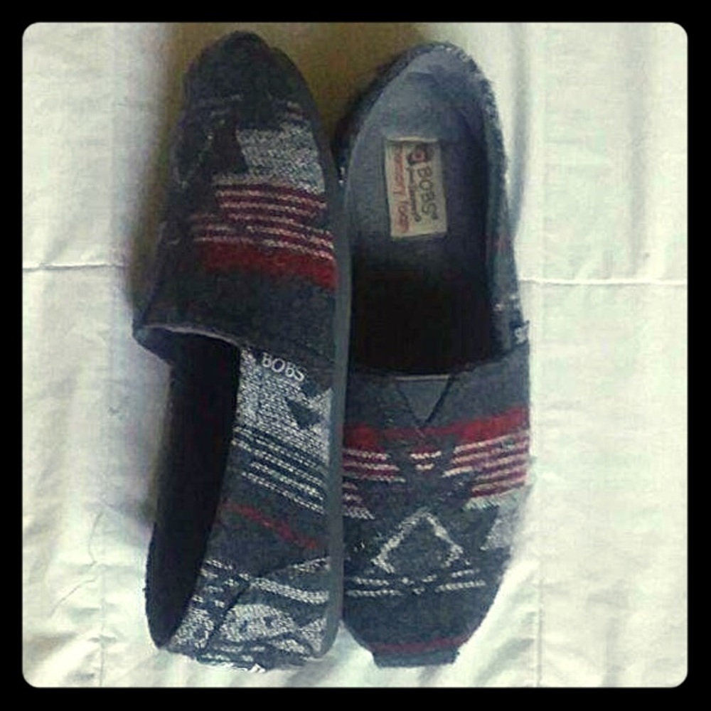 Super cute Aztec print bobs!